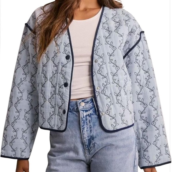 Quilted boho lightweight jacket cropped body style size Large floral pattern - Picture 1 of 4